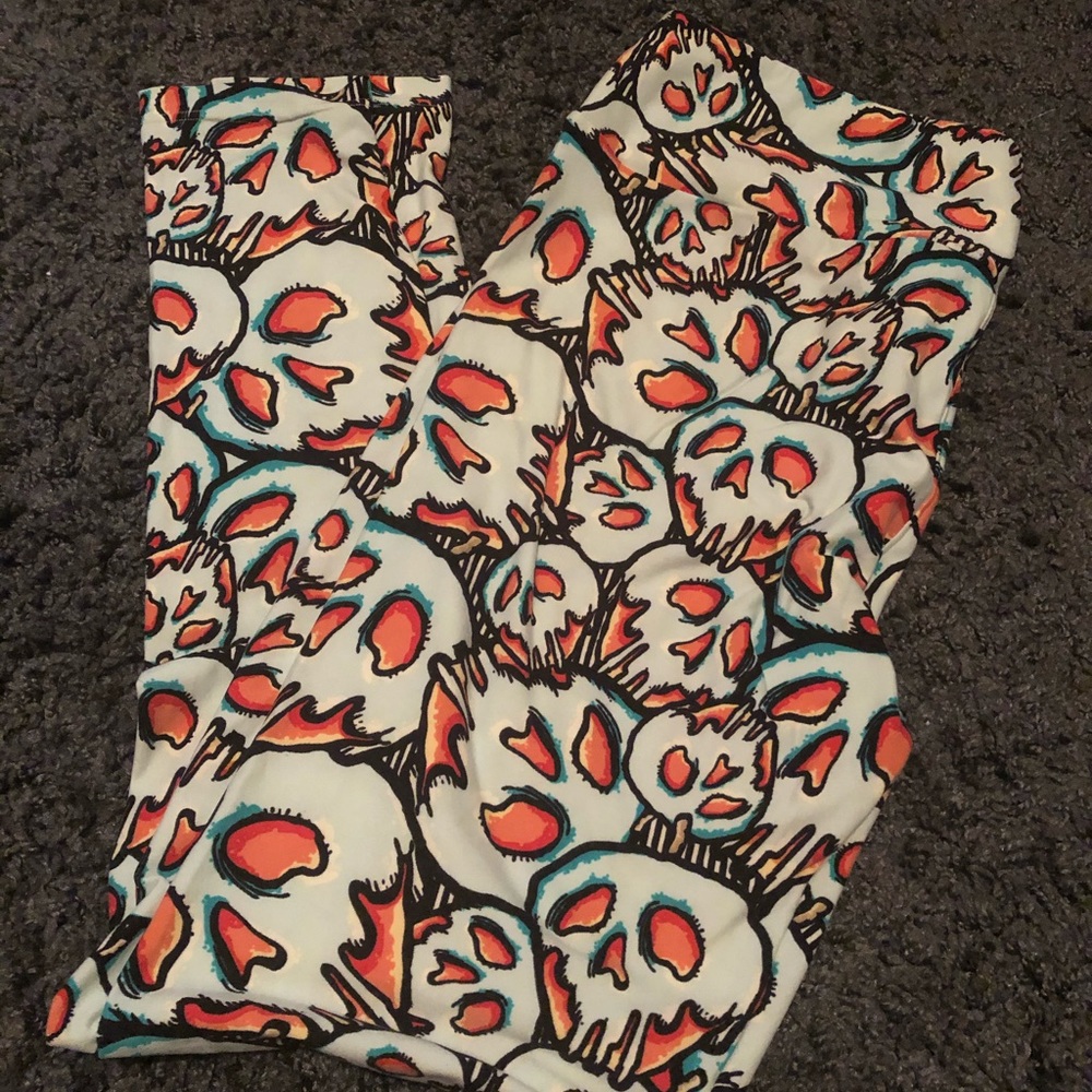 Poison apple tc leggings. SOLD